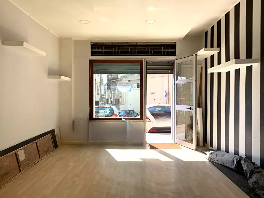 Immagine 1 di Negozio in affitto  in via Mario Greco a Catanzaro