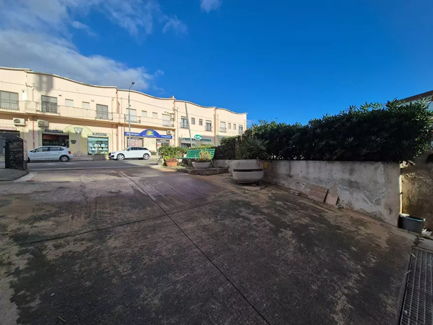 Immagine 7 di Negozio in affitto  in Viale Crotone 202 a Catanzaro