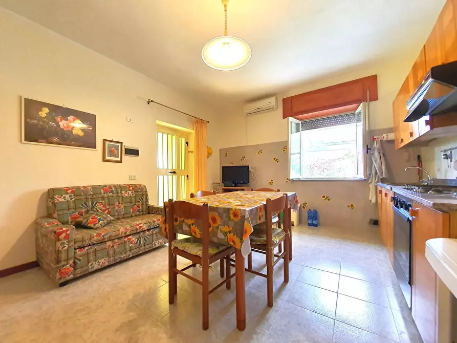 Immagine 3 di Appartamento in vendita  in Traversa Prima Via Apostolello 9 a Amaroni