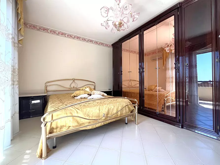 Immagine 22 di Villetta a schiera in vendita  in Via delle rose 22 a Soverato