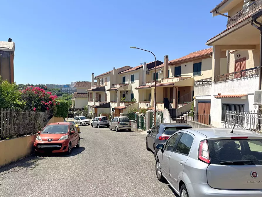 Immagine 32 di Villetta a schiera in vendita  in Via delle rose 22 a Soverato