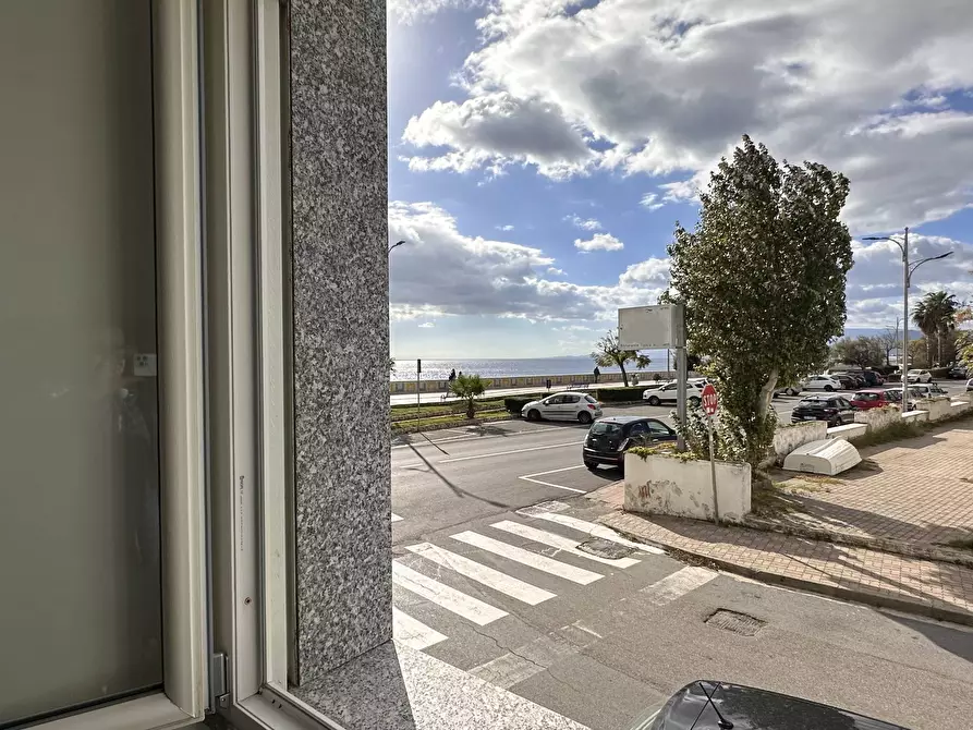 Immagine 11 di Appartamento in vendita  in Via Lungomare Stefano Pugliese a Catanzaro