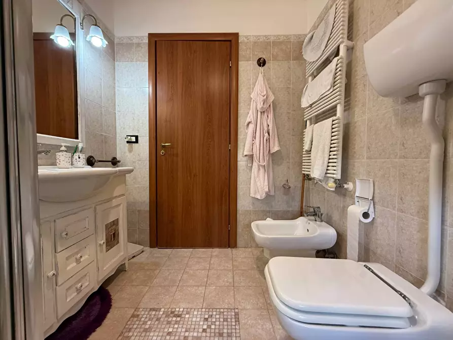 Immagine 16 di Villetta a schiera in vendita  in via Martiri di Nassirya trav. I^ a Borgia