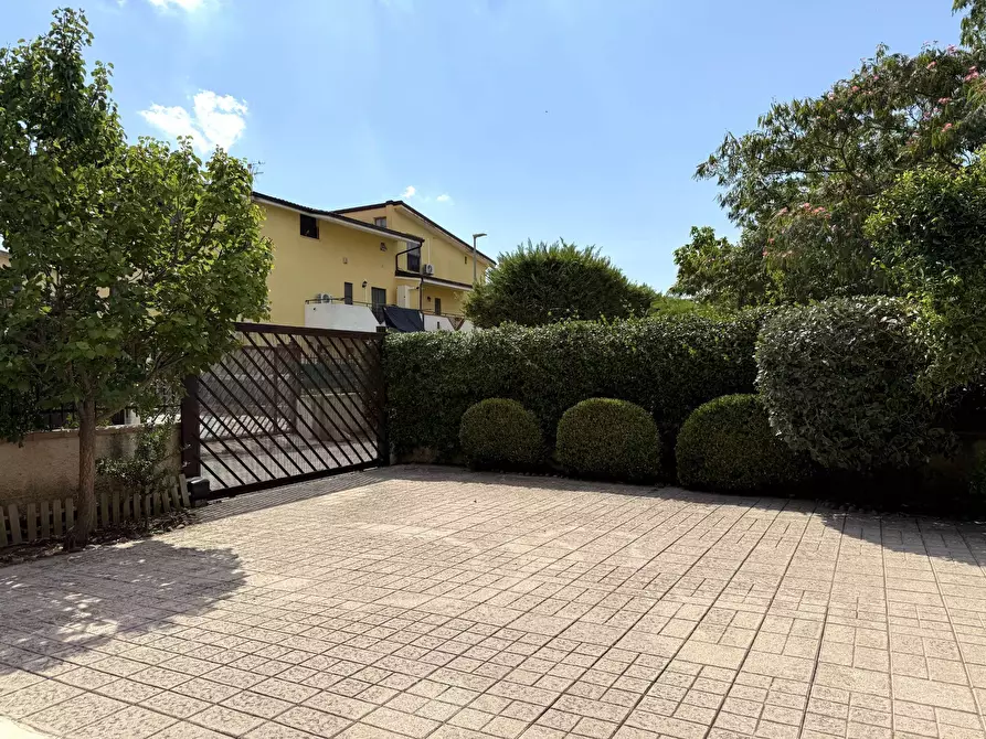 Immagine 31 di Villetta a schiera in vendita  in via Martiri di Nassirya trav. I^ a Borgia