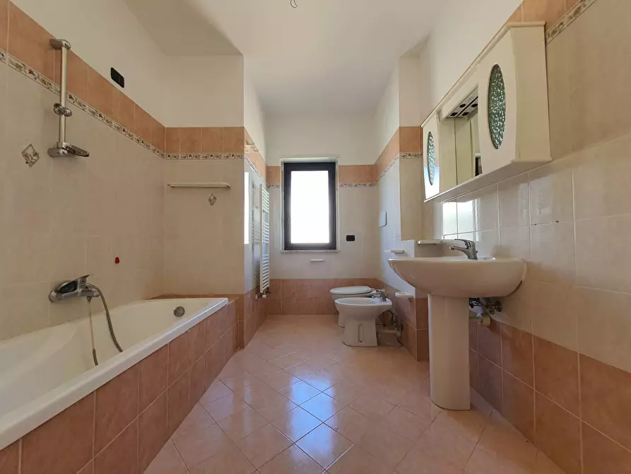 Immagine 13 di Appartamento in vendita  in Viale dei feaci a Squillace