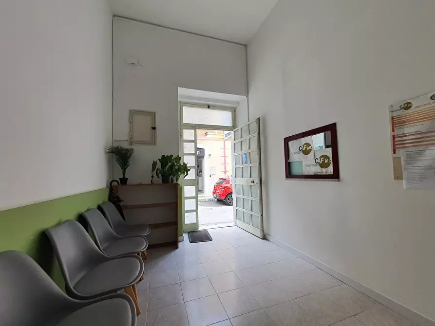 Immagine 11 di Ufficio in affitto  in Via Tommaso Gullì 1 a Catanzaro