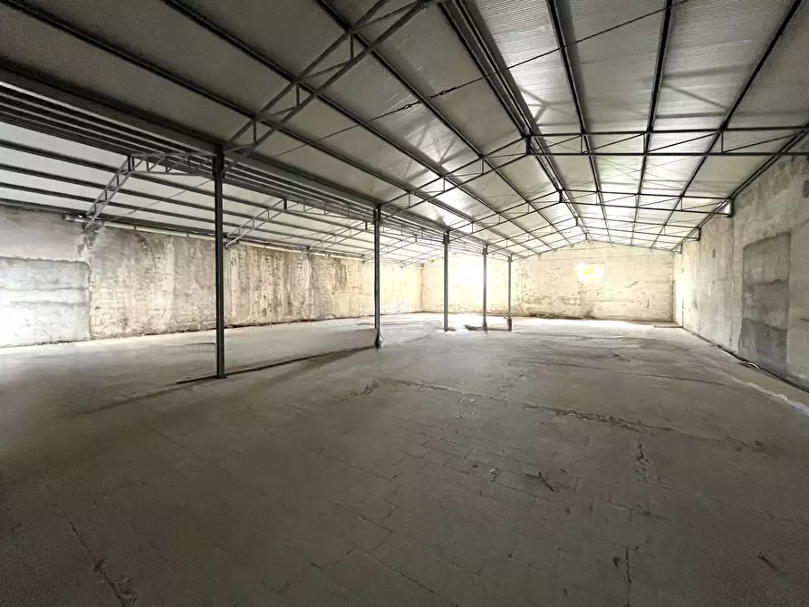Immagine 4 di Capannone industriale in vendita  in via Lucrezia della Valle a Catanzaro