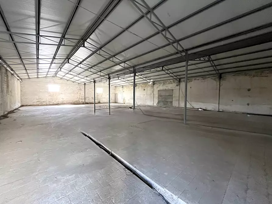 Immagine 5 di Capannone industriale in vendita  in via Lucrezia della Valle a Catanzaro