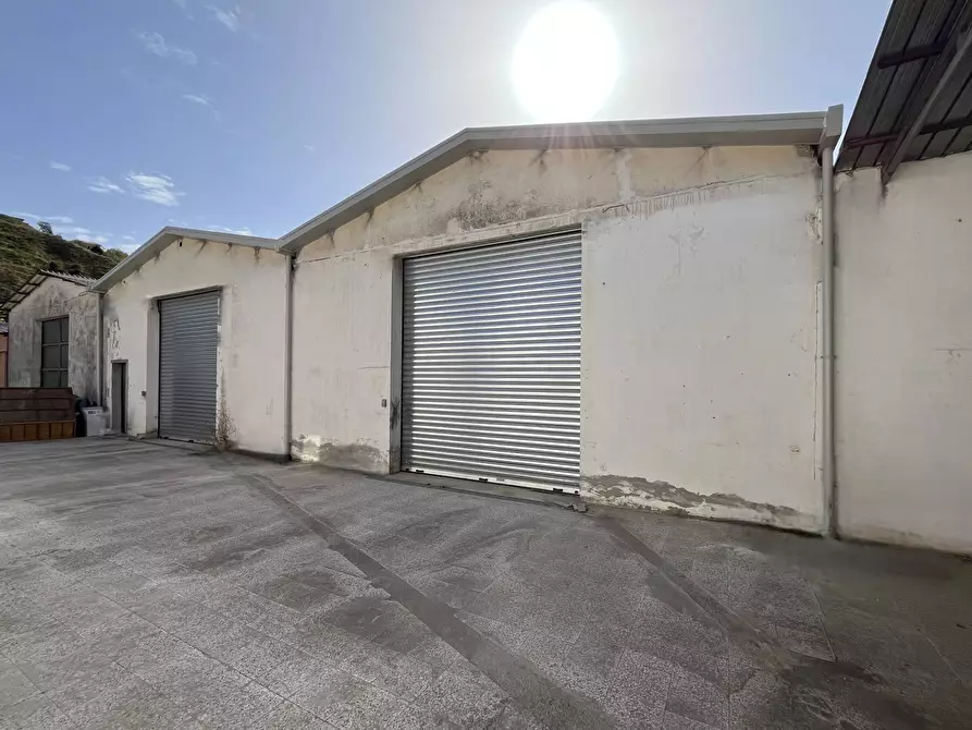 Immagine 8 di Capannone industriale in vendita  in via Lucrezia della Valle a Catanzaro