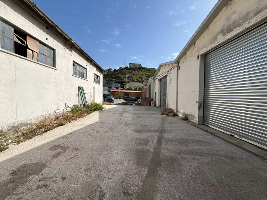 Immagine 7 di Capannone industriale in vendita  in via Lucrezia della Valle a Catanzaro