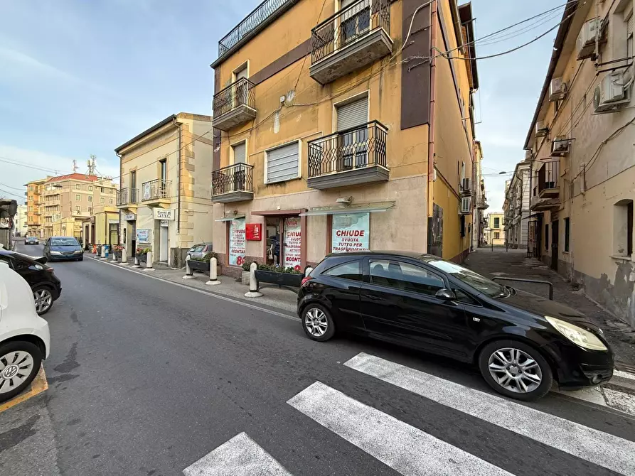 Immagine 7 di Negozio in affitto  in via Progresso a Catanzaro