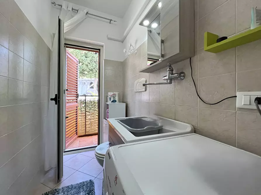 Immagine 16 di Appartamento in vendita  in via marina di pietragrande 12 a Argusto