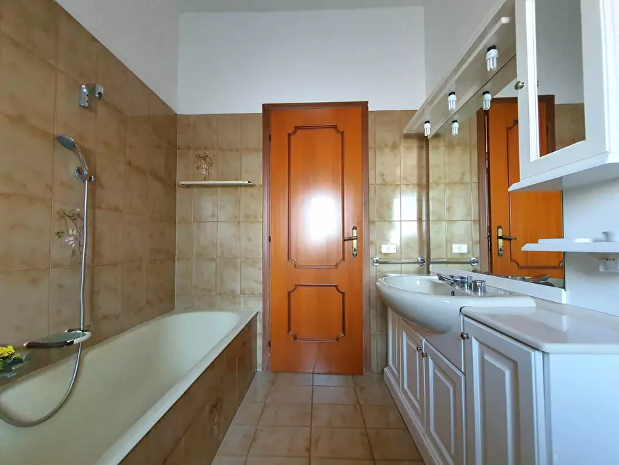 Immagine 12 di Camera in affitto  in viale Tommaso Campanella a Catanzaro