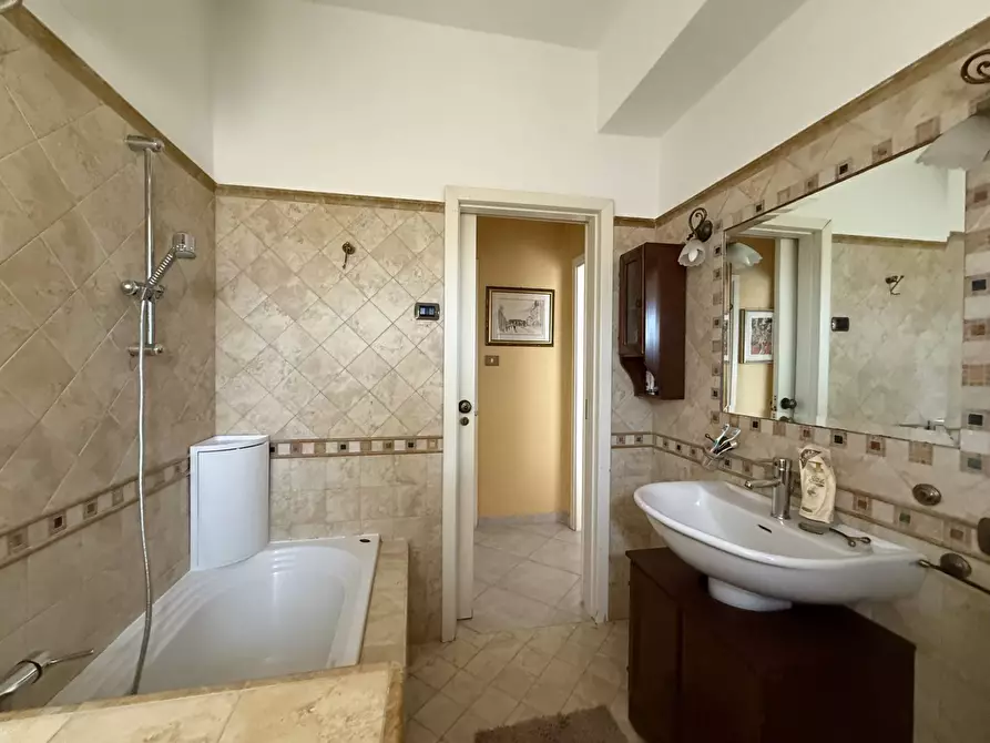 Immagine 11 di Appartamento in vendita  in Via Eraclea 36/d a Catanzaro