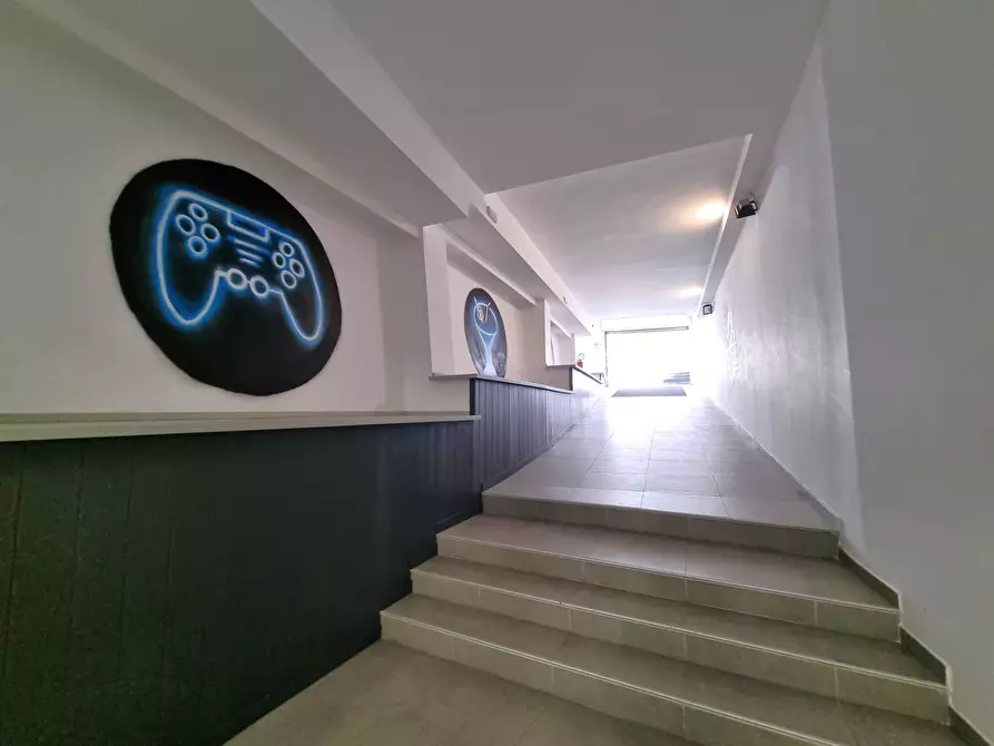 Immagine 19 di Negozio in vendita  in Via A. De Gasperi 25 a Catanzaro