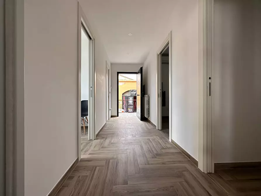 Immagine 15 di Ufficio in affitto  in via dei Crociati a Catanzaro