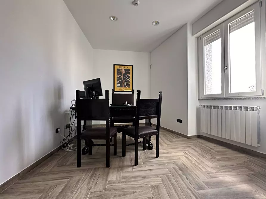 Immagine 9 di Ufficio in affitto  in via dei Crociati a Catanzaro