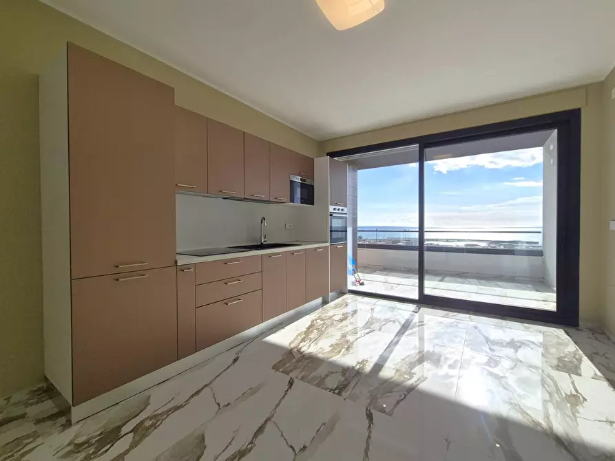 Immagine 2 di Appartamento in affitto  in viale Crotone a Catanzaro