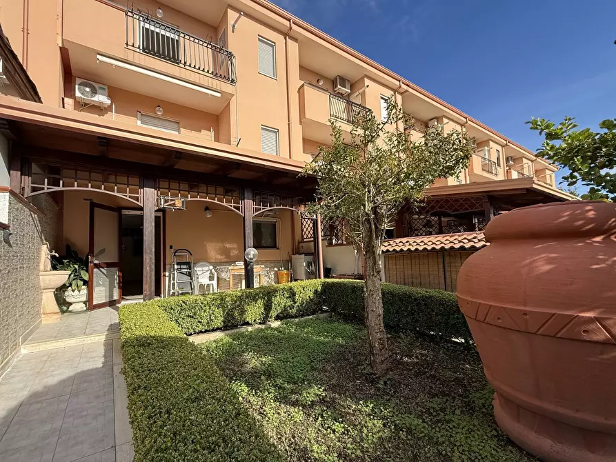 Immagine 1 di Villetta a schiera in vendita  in Via Strada 13 23 a Catanzaro