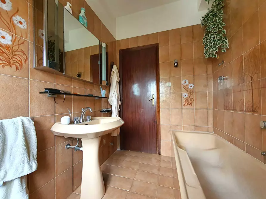 Immagine 12 di Appartamento in vendita  in via Italo Paparazzo a Catanzaro