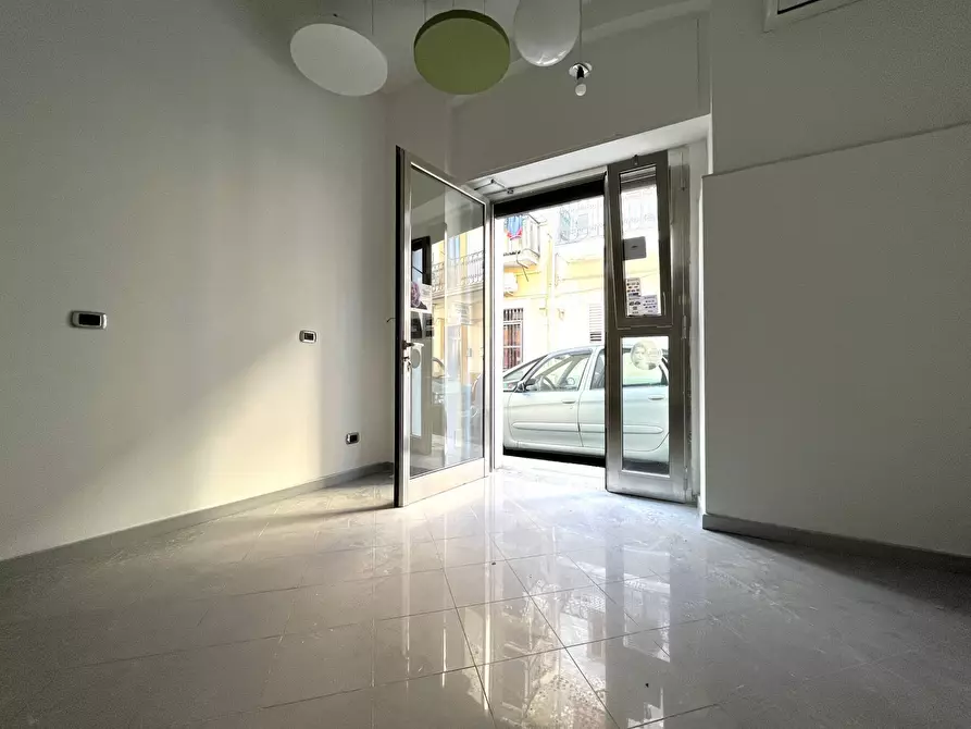 Immagine 10 di Negozio in vendita  in via Zara a Catanzaro