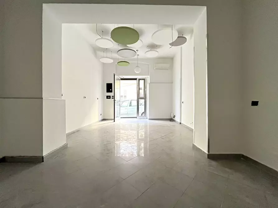 Immagine 8 di Negozio in vendita  in via Zara a Catanzaro