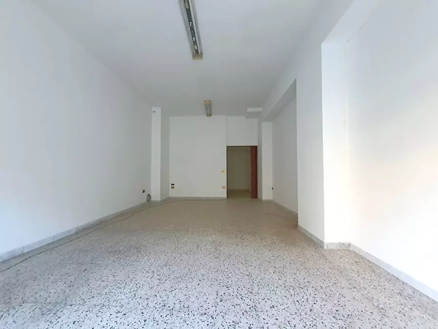 Immagine 2 di Magazzino in affitto  in via Francesco Paglia a Catanzaro