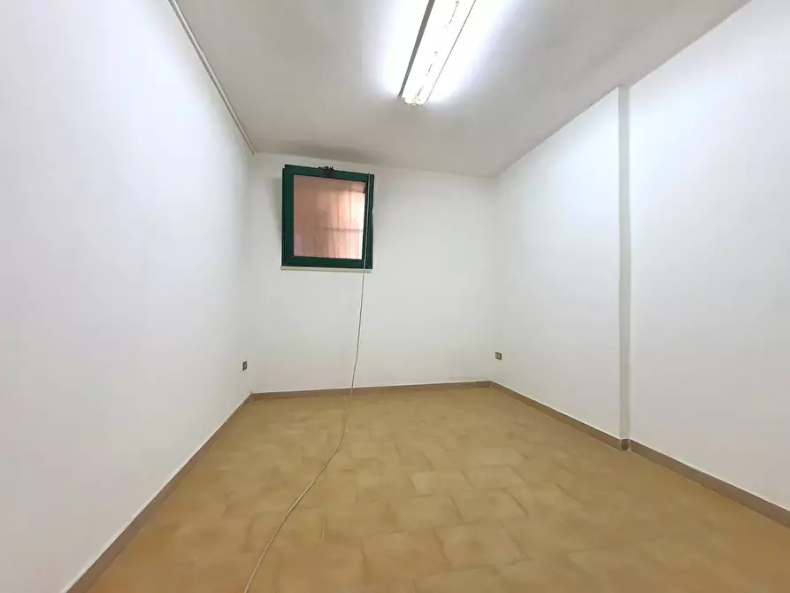 Immagine 4 di Magazzino in affitto  in via Francesco Paglia a Catanzaro