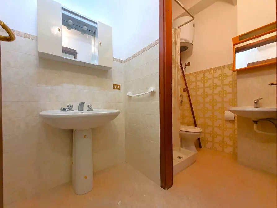 Immagine 6 di Magazzino in affitto  in via Francesco Paglia a Catanzaro