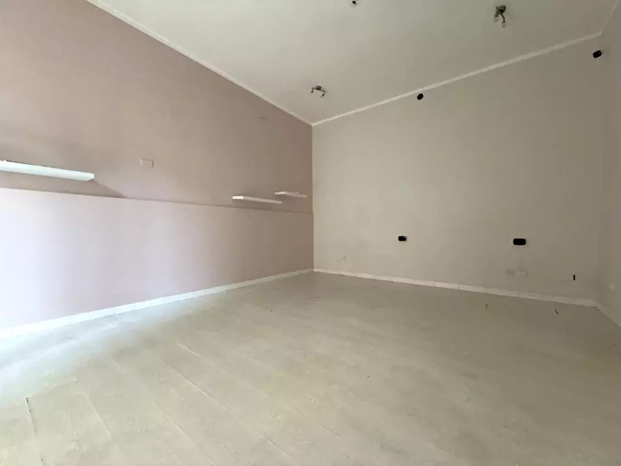 Immagine 2 di Negozio in affitto  in via Progresso 34 a Catanzaro