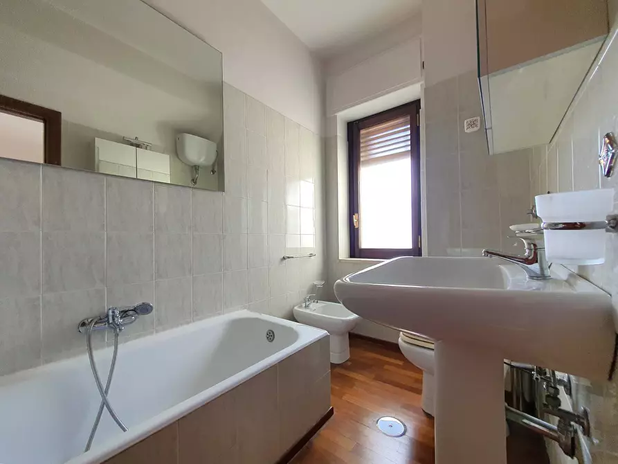 Immagine 14 di Appartamento in affitto  in viale Pio X a Catanzaro