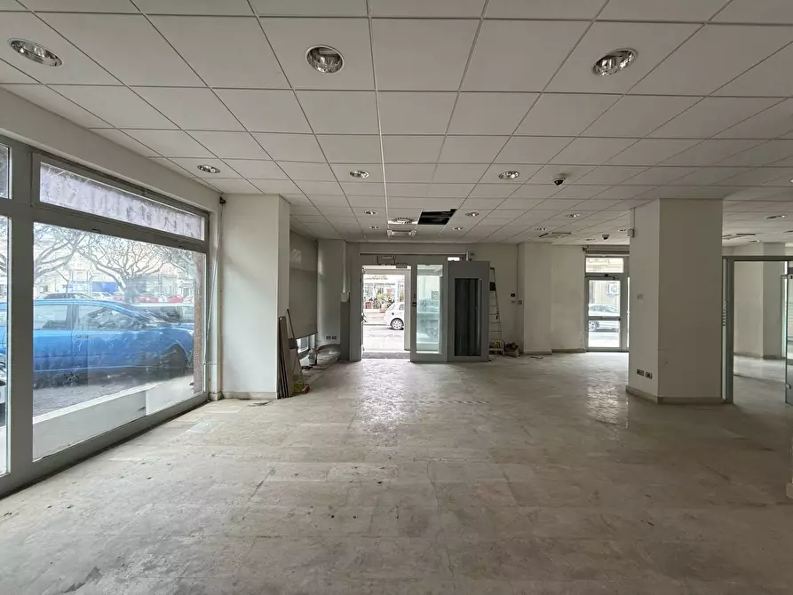 Immagine 17 di Ufficio in affitto  in via Nazario Sauro a Catanzaro