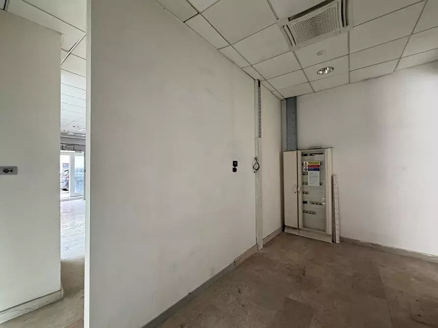 Immagine 14 di Ufficio in affitto  in via Nazario Sauro a Catanzaro