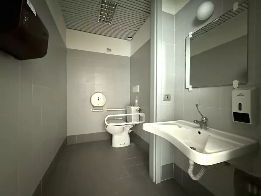 Immagine 9 di Ufficio in affitto  in via Nazario Sauro a Catanzaro