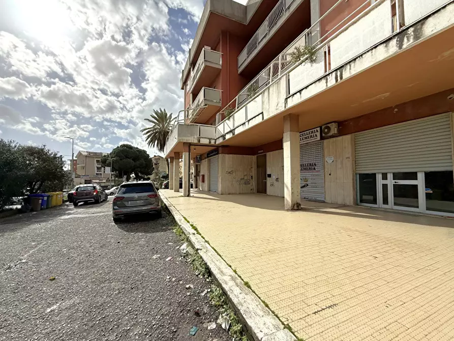 Immagine 11 di Negozio in vendita  in Viale Magna Grecia 298 a Catanzaro