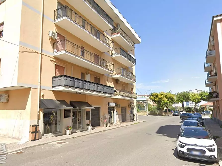 Immagine 10 di Negozio in affitto  in via Torrazzo 130 a Catanzaro