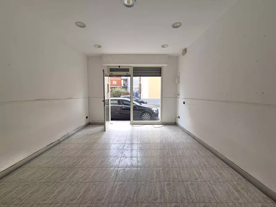 Immagine 2 di Negozio in affitto  in via Torrazzo 130 a Catanzaro