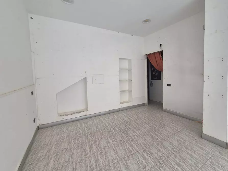 Immagine 4 di Negozio in affitto  in via Torrazzo 130 a Catanzaro