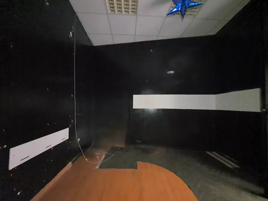 Immagine 4 di Negozio in affitto  in via Menniti Ippolito a Catanzaro