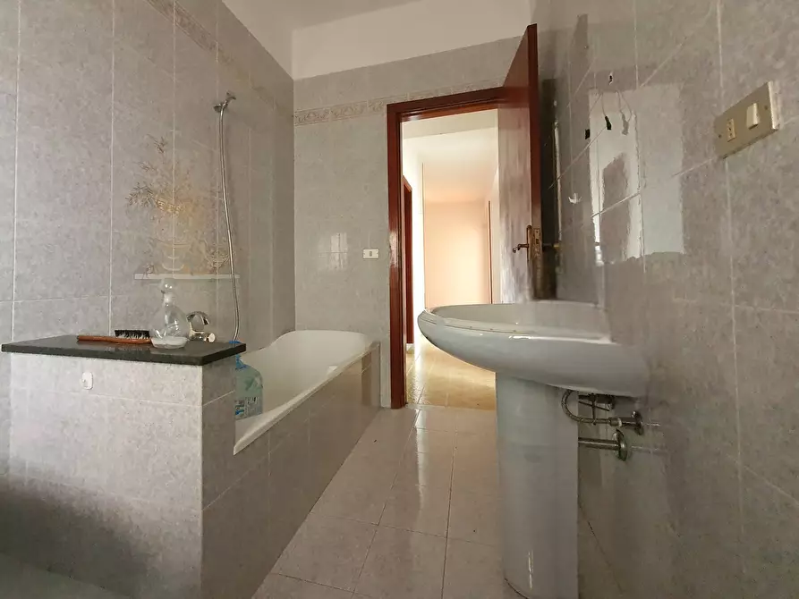 Immagine 19 di Appartamento in vendita  in viale Vincenzo De Filippis a Catanzaro