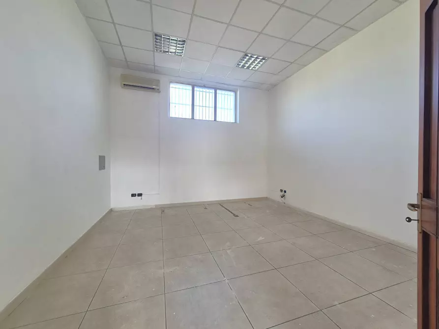 Immagine 3 di Negozio in affitto  in viale Emilia a Catanzaro