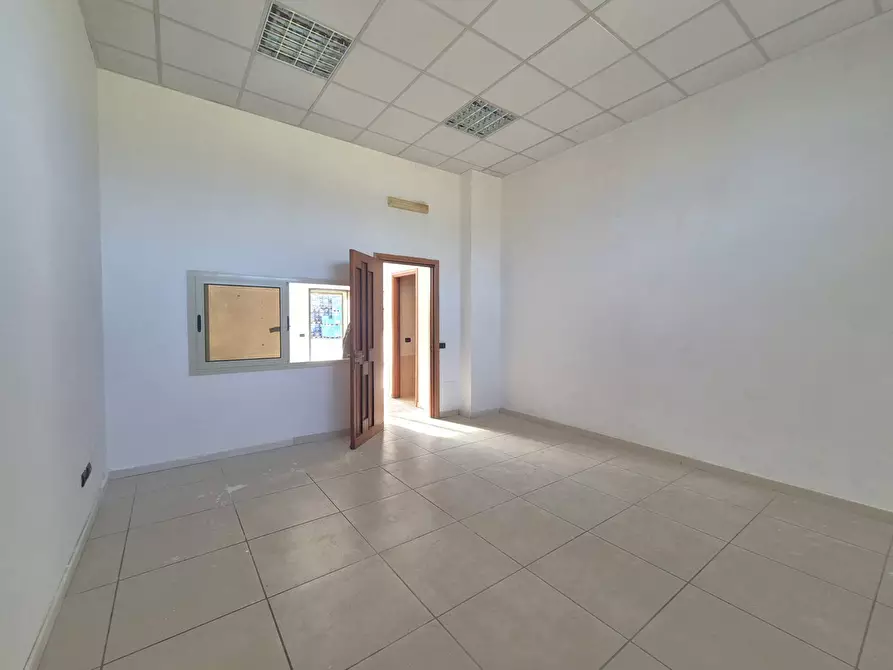 Immagine 6 di Negozio in affitto  in viale Emilia a Catanzaro