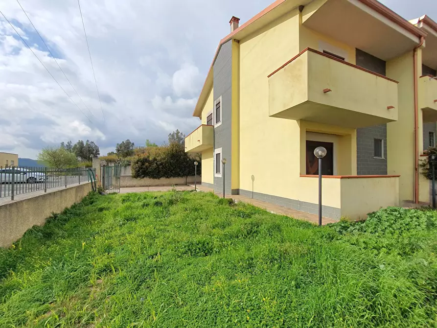 Immagine 33 di Villetta a schiera in vendita  in Via Padre Pietro da Settingiano a Amato