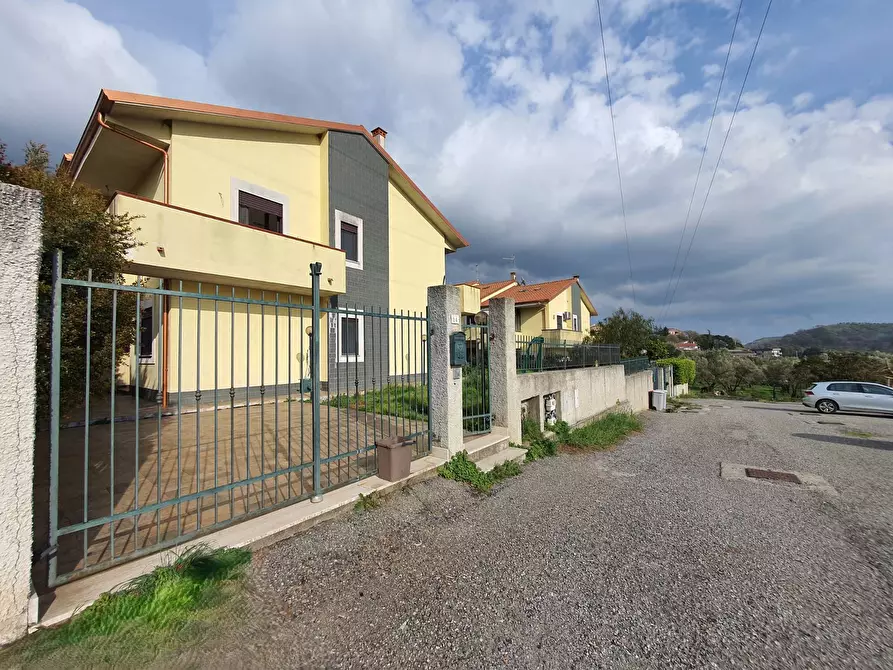 Immagine 1 di Villetta a schiera in vendita  in Via Padre Pietro da Settingiano a Amato