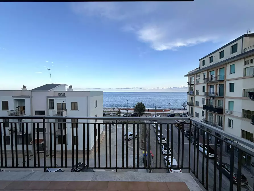 Immagine 1 di Appartamento in vendita  in via F. Caracciolo a Catanzaro