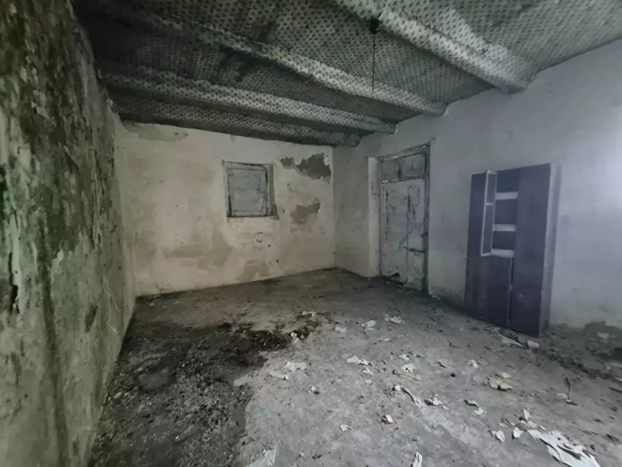 Immagine 4 di Magazzino in vendita  in CONTRADA CERASIA a Borgia