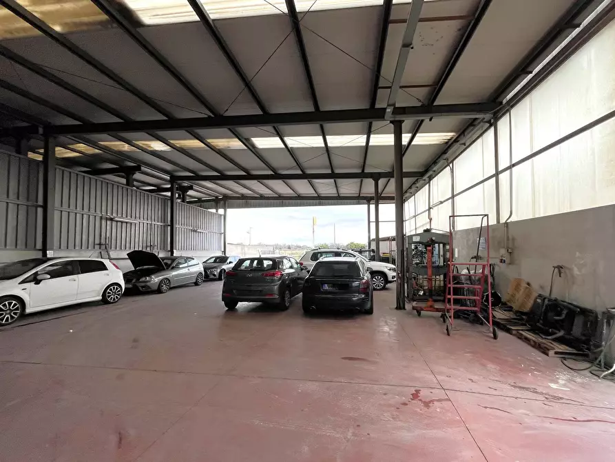 Immagine 7 di Capannone industriale in affitto  in Strada Statale 106 Jonica a Catanzaro