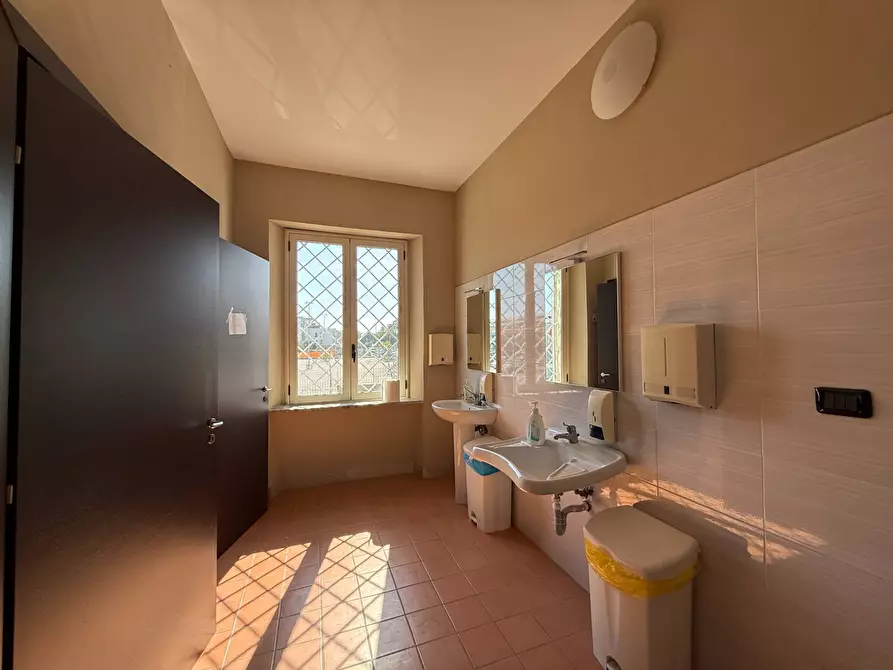 Immagine 9 di Palazzo in vendita  in viale Magna Grecia 215 a Catanzaro