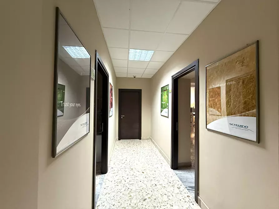 Immagine 23 di Palazzo in vendita  in viale Magna Grecia 215 a Catanzaro