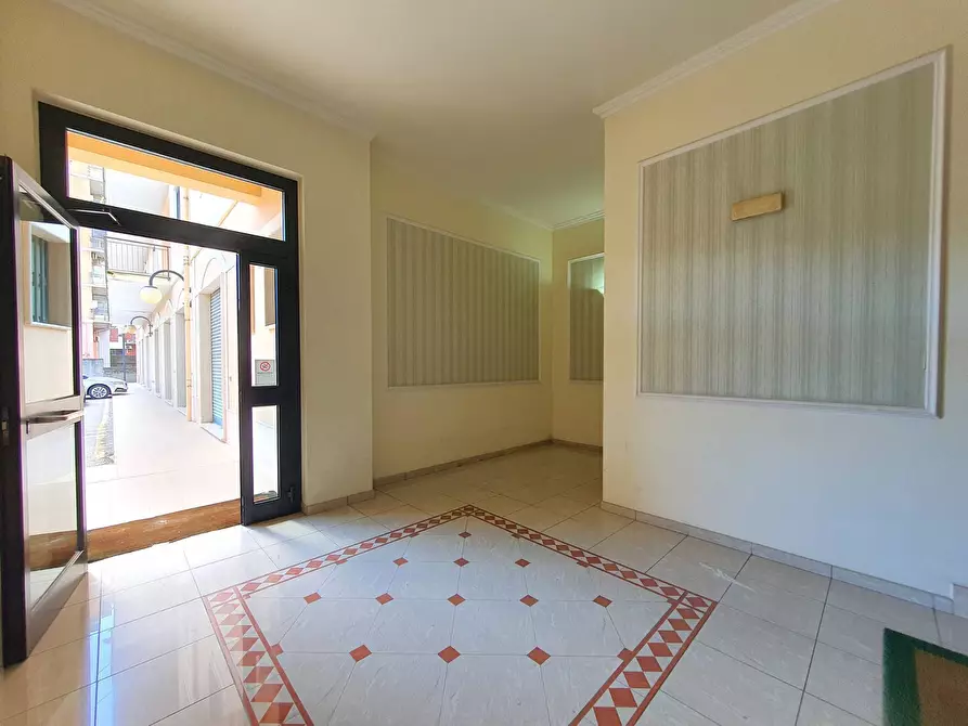 Immagine 21 di Appartamento in vendita  in via dei Conti Ruffo a Catanzaro